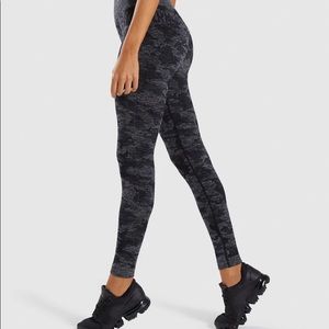 Gymshark black camo seamless🥹